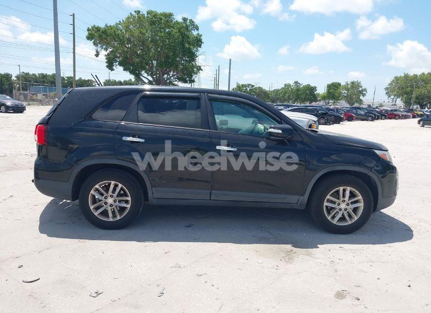 Photo 13 of 2014 Kia Sorento LX (VIN 5XYKT3A61EG535893)
