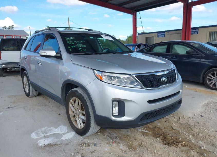 2014 Kia Sorento LX (VIN 5XYKT3A61EG538518) main photo