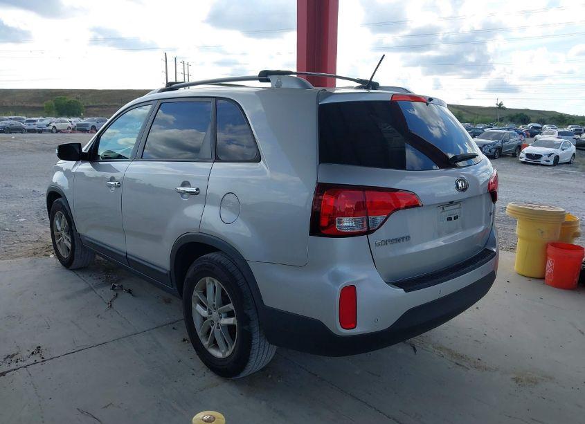 Photo 3 of 2014 Kia Sorento LX (VIN 5XYKT3A61EG538518)