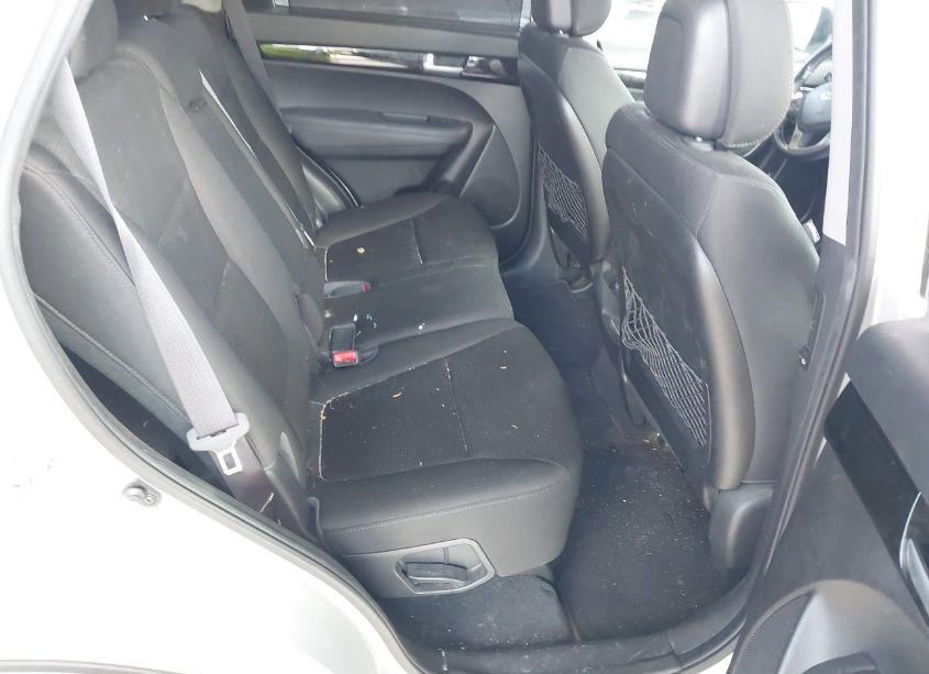 Photo 8 of 2014 Kia Sorento LX (VIN 5XYKT3A61EG538518)