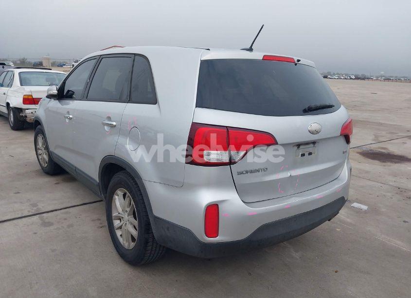 Photo 3 of 2015 Kia Sorento LX (VIN 5XYKT3A61FG553909)