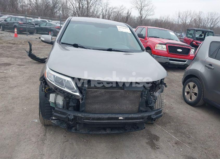Photo 12 of 2015 Kia Sorento LX (VIN 5XYKT3A61FG557586)