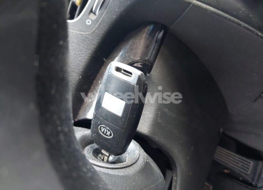 Photo 11 of 2015 Kia Sorento LX (VIN 5XYKT3A61FG560231)