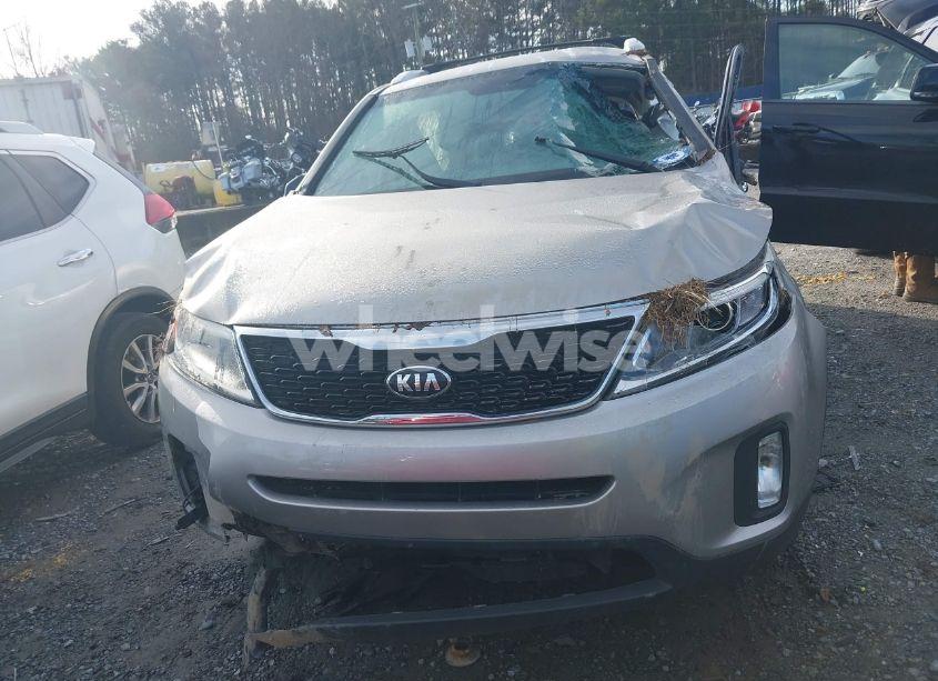 Photo 12 of 2015 Kia Sorento LX (VIN 5XYKT3A61FG560231)