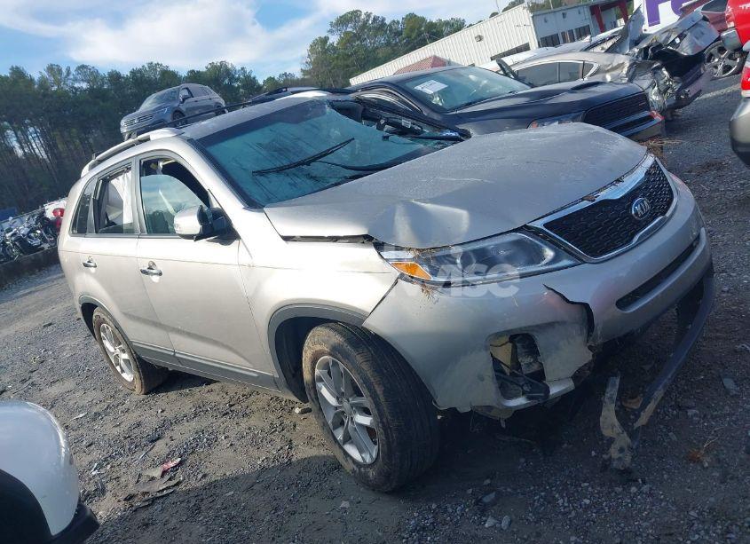 Photo 13 of 2015 Kia Sorento LX (VIN 5XYKT3A61FG560231)