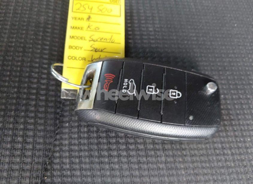 Photo 11 of 2015 Kia Sorento LX (VIN 5XYKT3A61FG561833)