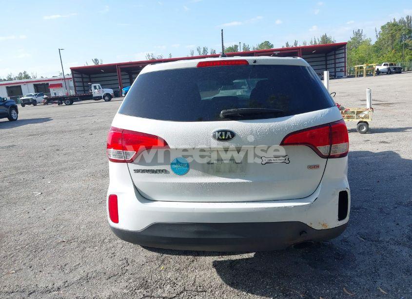 Photo 16 of 2015 Kia Sorento LX (VIN 5XYKT3A61FG561833)