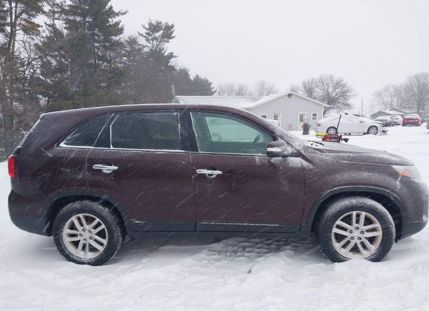 Photo 13 of 2015 Kia Sorento LX (VIN 5XYKT3A61FG572783)