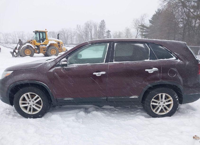 Photo 14 of 2015 Kia Sorento LX (VIN 5XYKT3A61FG572783)