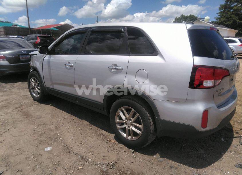 Photo 3 of 2015 Kia Sorento LX (VIN 5XYKT3A61FG620296)