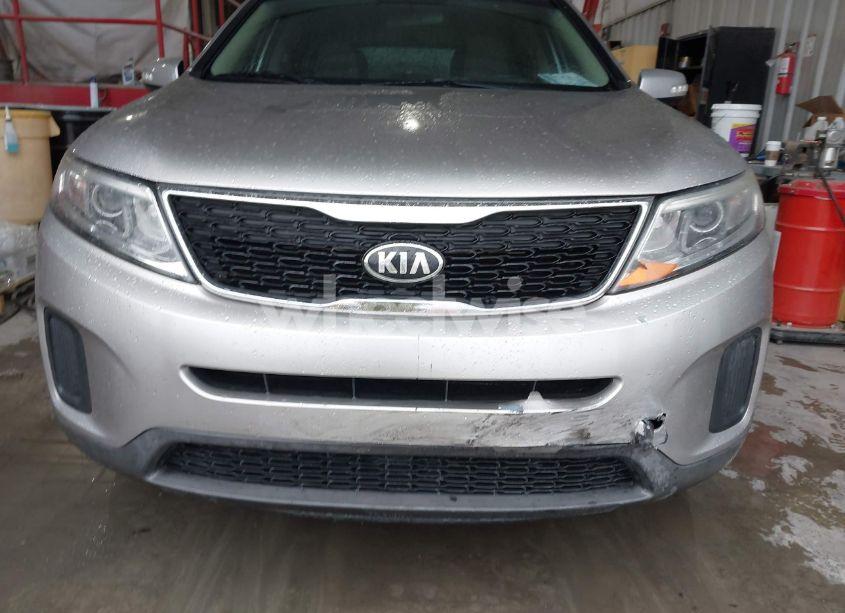 Photo 12 of 2015 Kia Sorento LX (VIN 5XYKT3A61FG627247)