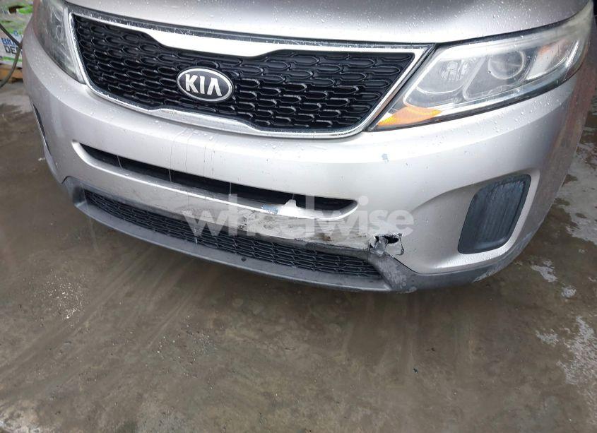 Photo 6 of 2015 Kia Sorento LX (VIN 5XYKT3A61FG627247)