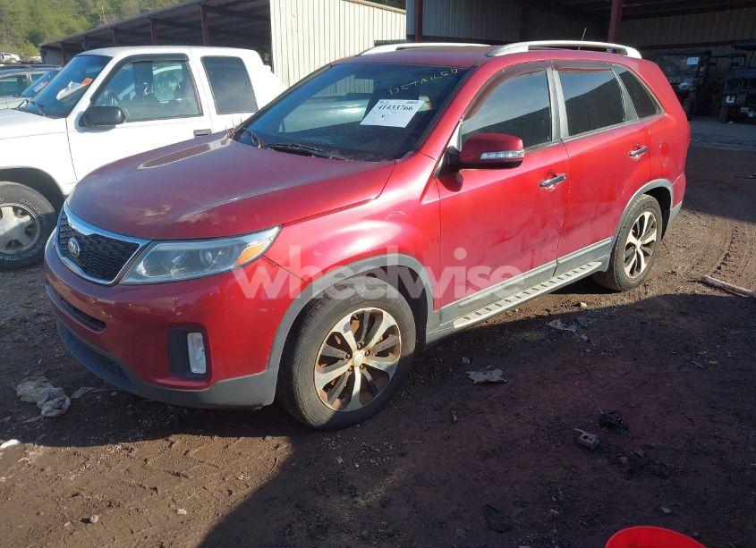 Photo 2 of 2015 Kia Sorento LX (VIN 5XYKT3A61FG630455)