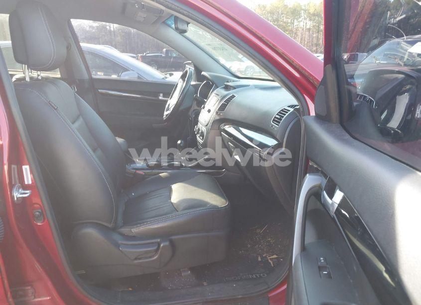 Photo 5 of 2015 Kia Sorento LX (VIN 5XYKT3A61FG630455)