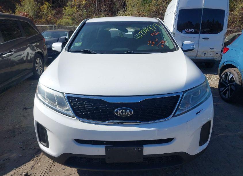 Photo 12 of 2015 Kia Sorento LX (VIN 5XYKT3A61FG645389)