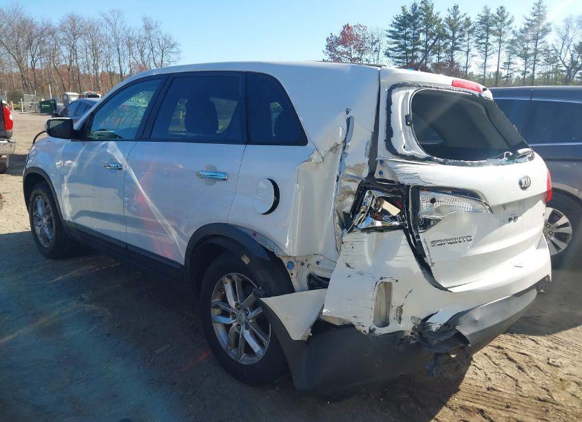 Photo 3 of 2015 Kia Sorento LX (VIN 5XYKT3A61FG645389)