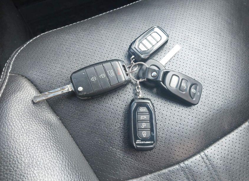 Photo 11 of 2015 Kia Sorento LX (VIN 5XYKT3A61FG646736)