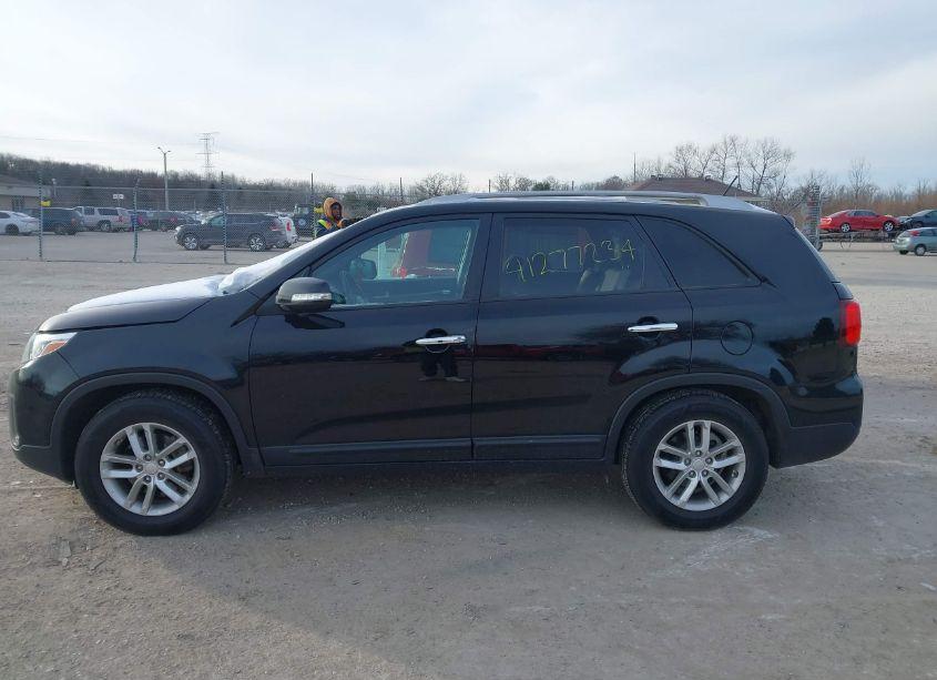 Photo 14 of 2015 Kia Sorento LX (VIN 5XYKT3A61FG646736)