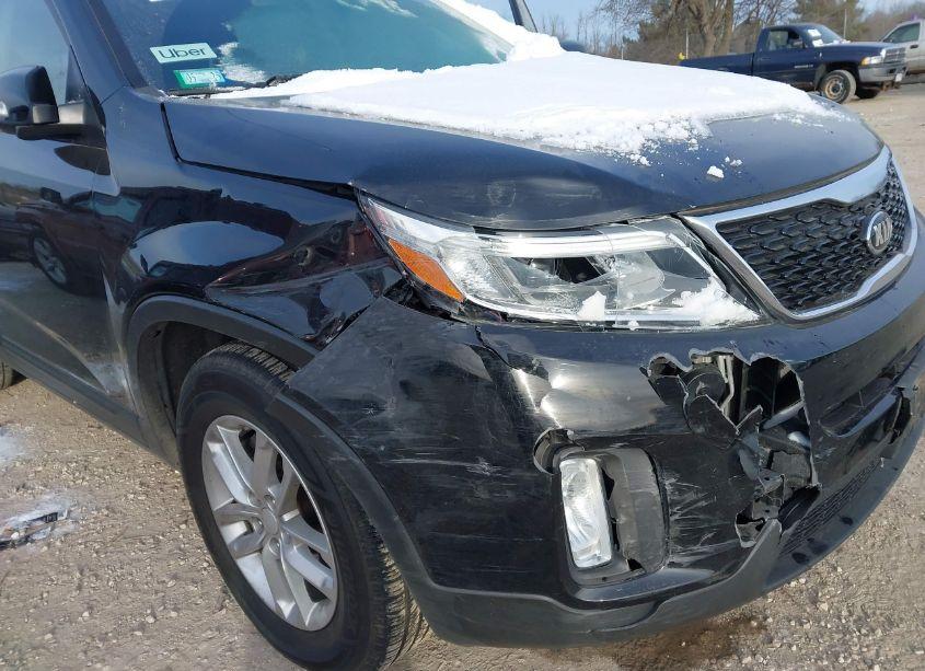 Photo 18 of 2015 Kia Sorento LX (VIN 5XYKT3A61FG646736)
