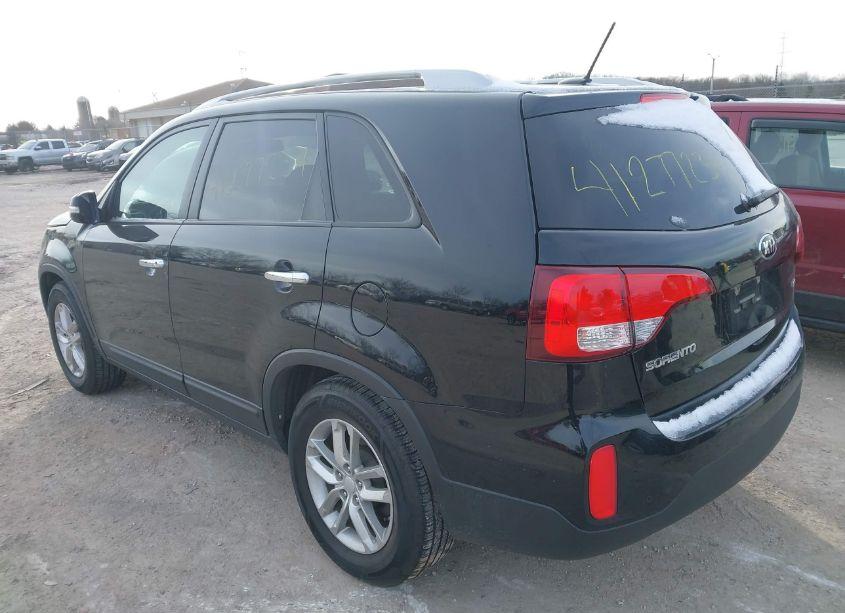 Photo 3 of 2015 Kia Sorento LX (VIN 5XYKT3A61FG646736)