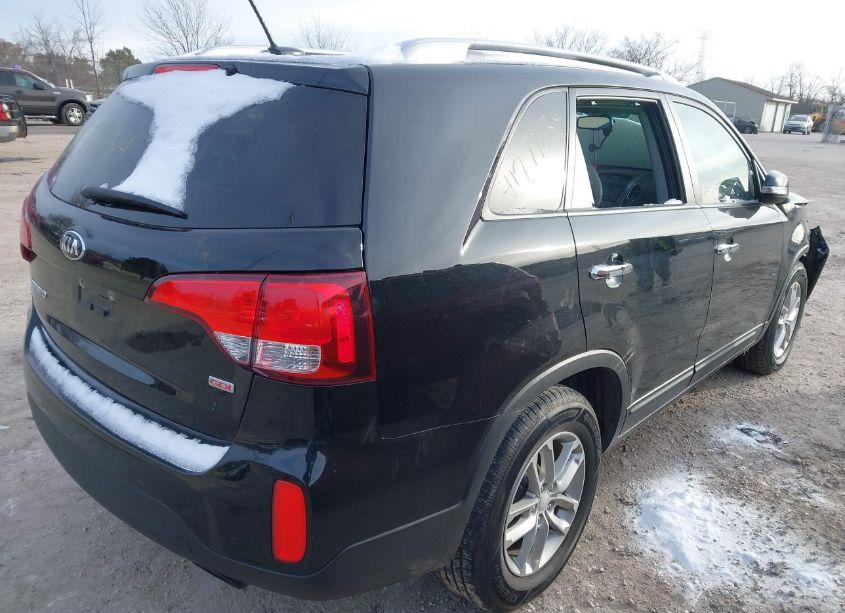 Photo 4 of 2015 Kia Sorento LX (VIN 5XYKT3A61FG646736)