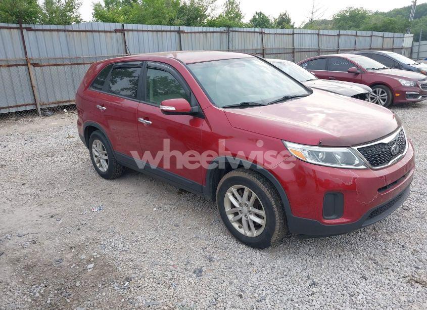 2015 Kia Sorento LX (VIN 5XYKT3A61FG661480) main photo