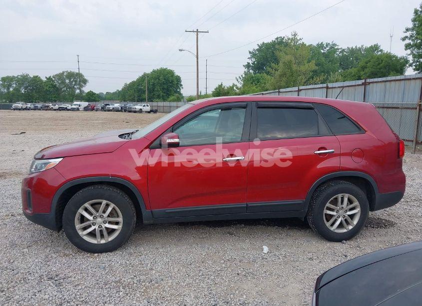 Photo 14 of 2015 Kia Sorento LX (VIN 5XYKT3A61FG661480)
