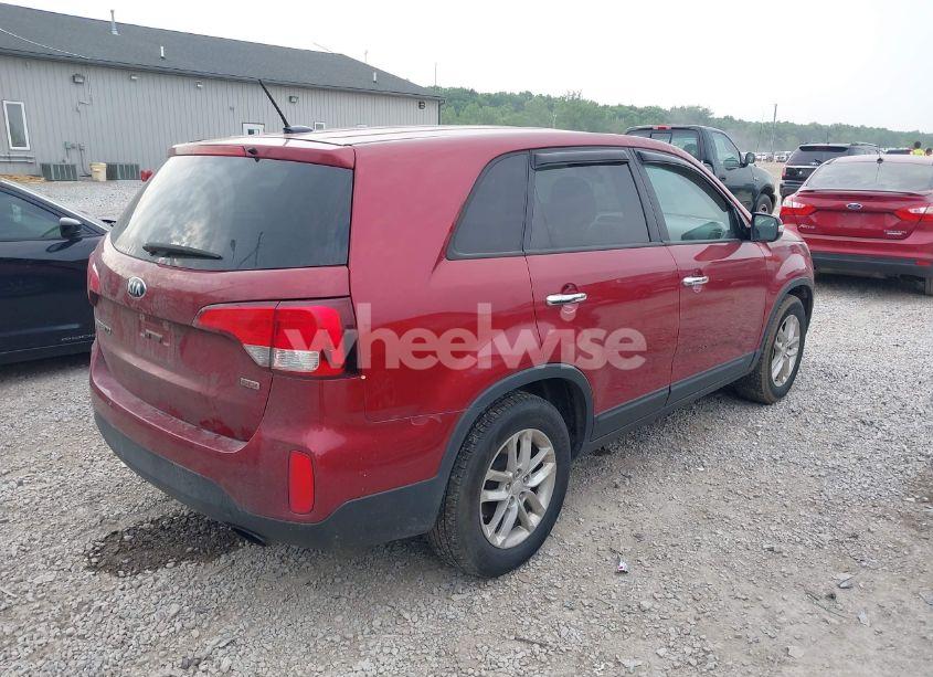 Photo 4 of 2015 Kia Sorento LX (VIN 5XYKT3A61FG661480)
