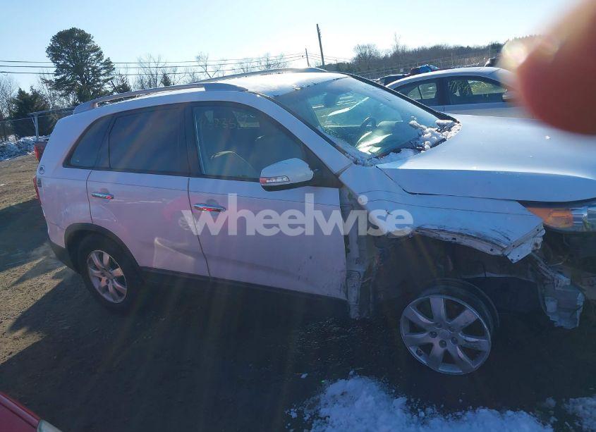 Photo 13 of 2012 Kia Sorento LX (VIN 5XYKT3A62CG255395)