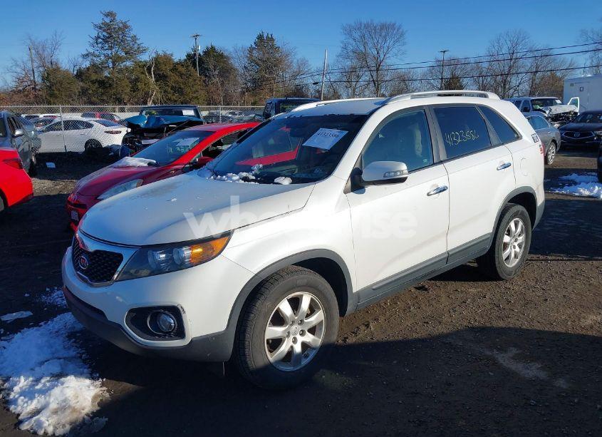 Photo 2 of 2012 Kia Sorento LX (VIN 5XYKT3A62CG255395)