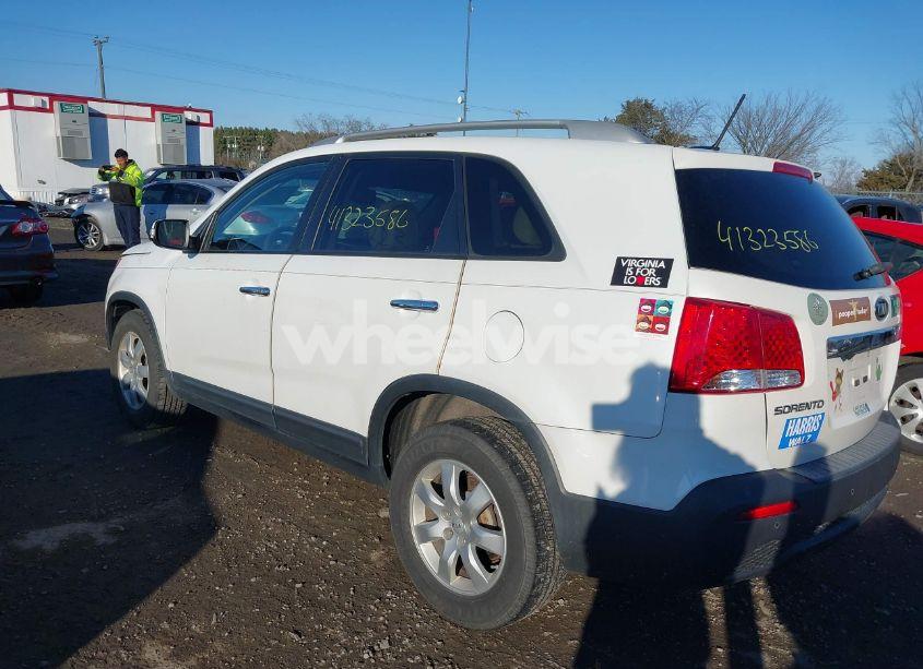 Photo 3 of 2012 Kia Sorento LX (VIN 5XYKT3A62CG255395)