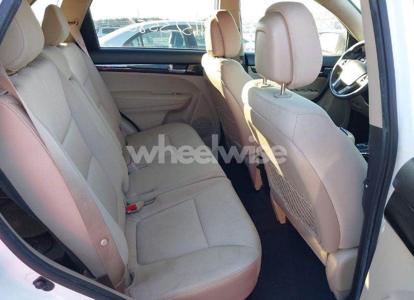 Photo 8 of 2012 Kia Sorento LX (VIN 5XYKT3A62CG255395)