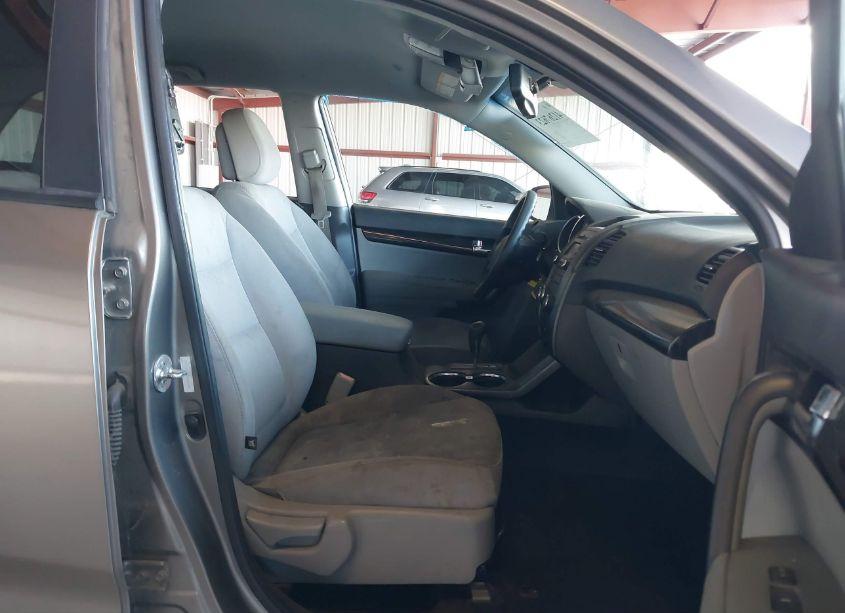 Photo 5 of 2012 Kia Sorento LX (VIN 5XYKT3A62CG283665)