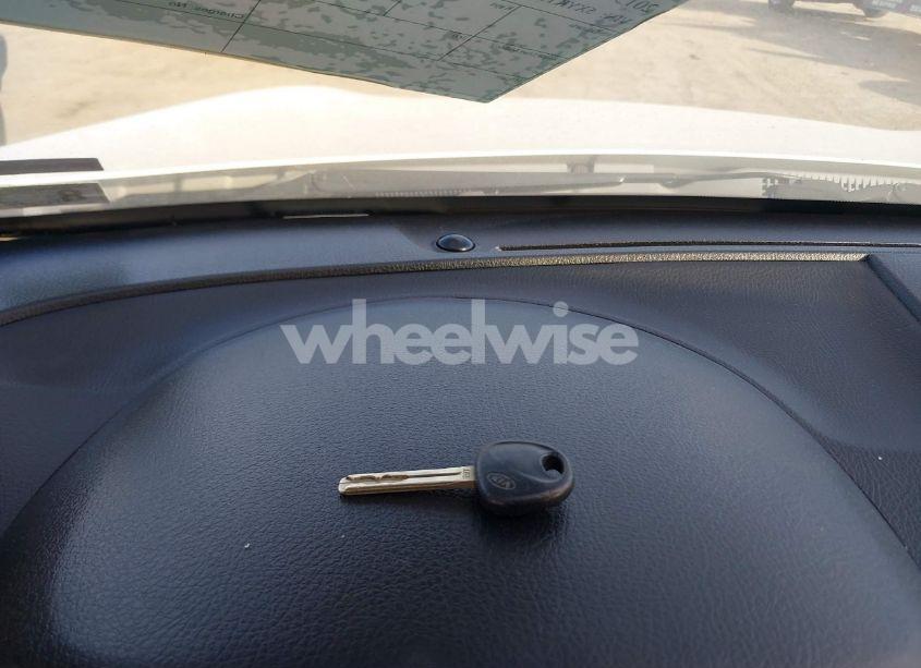 Photo 11 of 2013 Kia Sorento LX (VIN 5XYKT3A62DG314592)