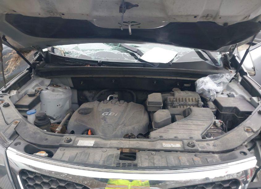 Photo 10 of 2013 Kia Sorento LX (VIN 5XYKT3A62DG330663)
