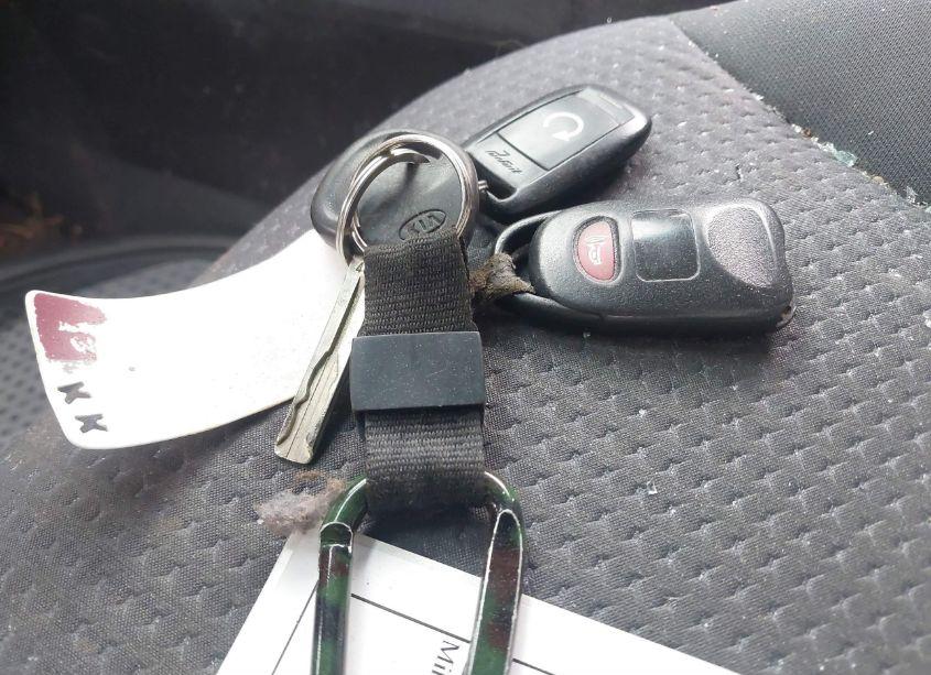 Photo 11 of 2013 Kia Sorento LX (VIN 5XYKT3A62DG330663)