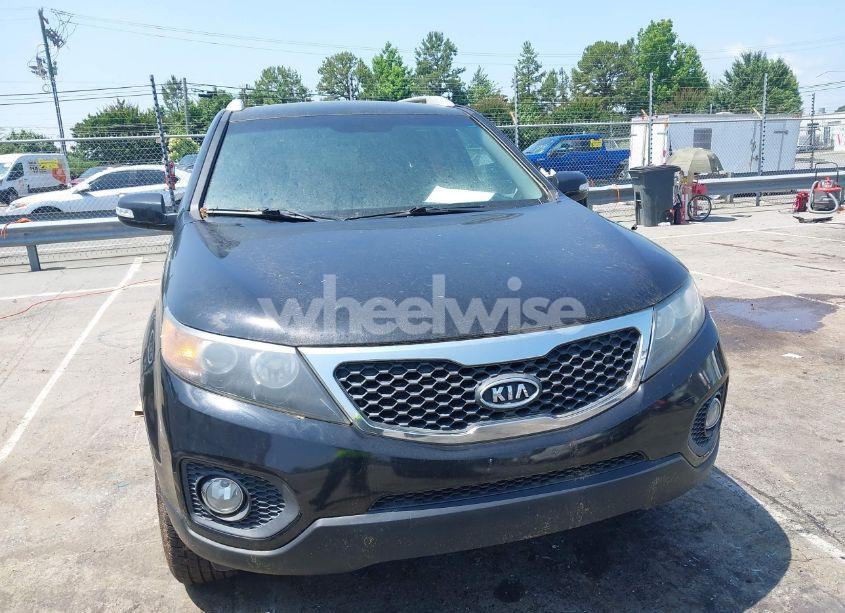 Photo 6 of 2013 Kia Sorento LX (VIN 5XYKT3A62DG339850)