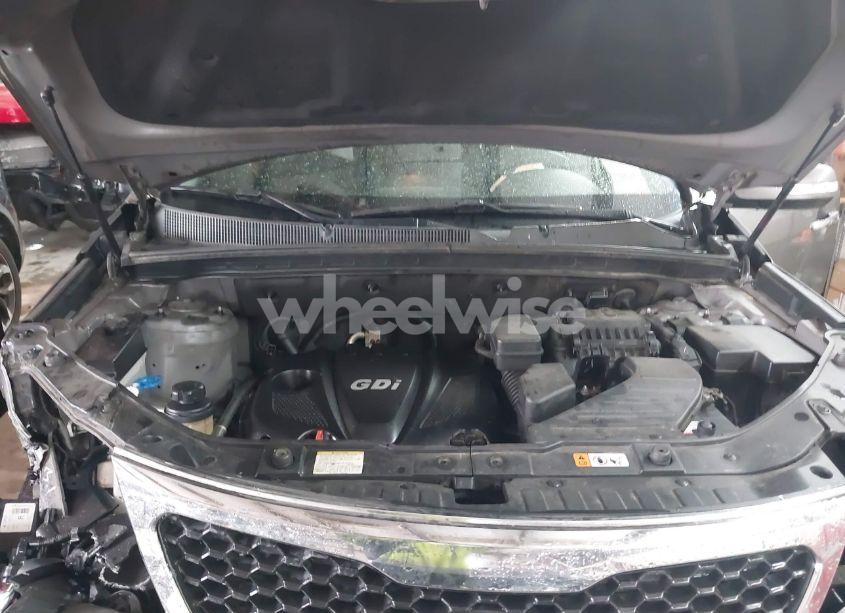 Photo 10 of 2013 Kia Sorento LX (VIN 5XYKT3A62DG393035)