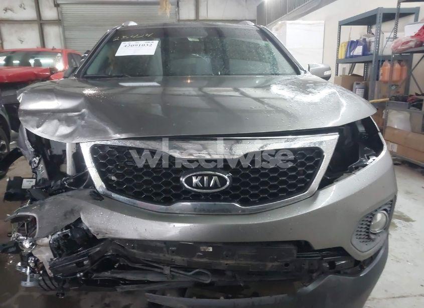 Photo 12 of 2013 Kia Sorento LX (VIN 5XYKT3A62DG393035)
