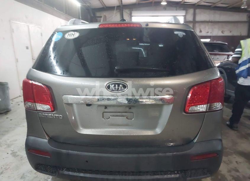 Photo 16 of 2013 Kia Sorento LX (VIN 5XYKT3A62DG393035)