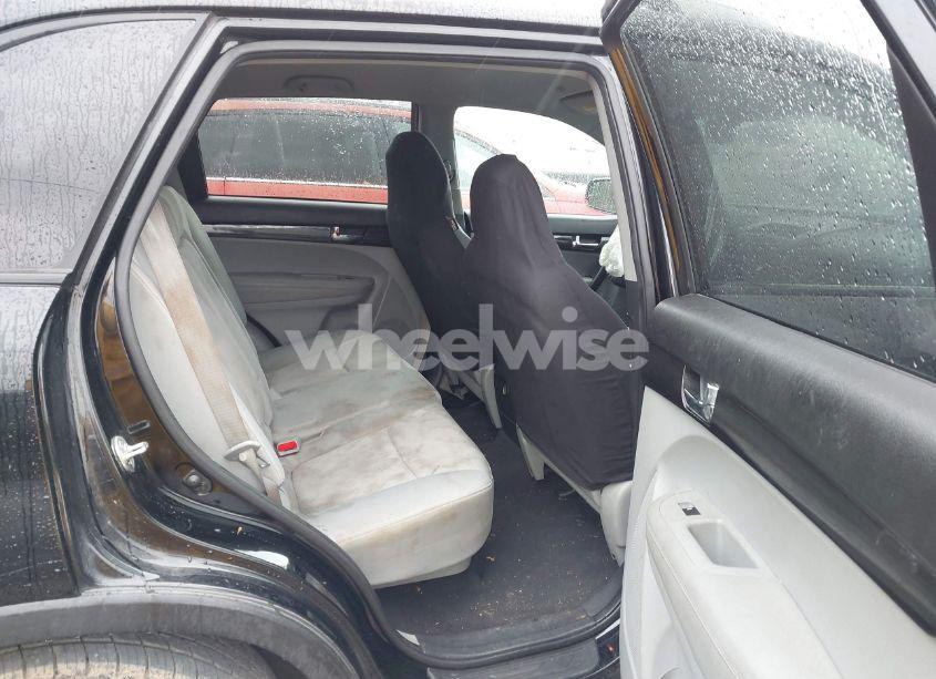 Photo 8 of 2013 Kia Sorento LX (VIN 5XYKT3A62DG394122)