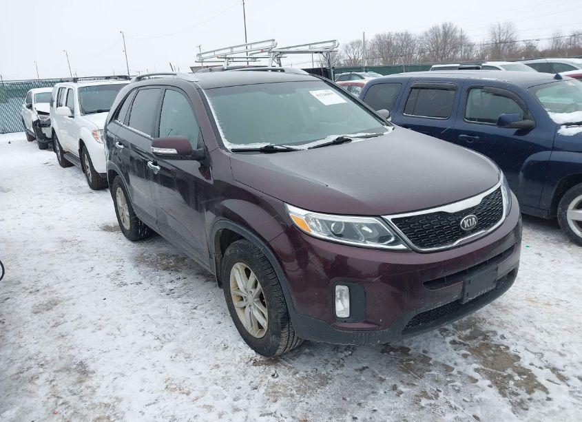 2014 Kia Sorento LX (VIN 5XYKT3A62EG449671) main photo