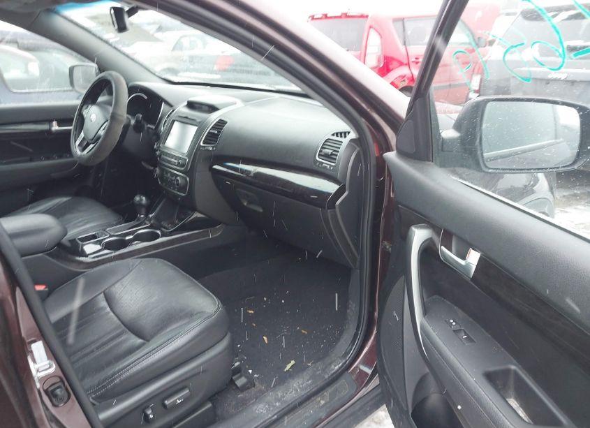 Photo 5 of 2014 Kia Sorento LX (VIN 5XYKT3A62EG449671)