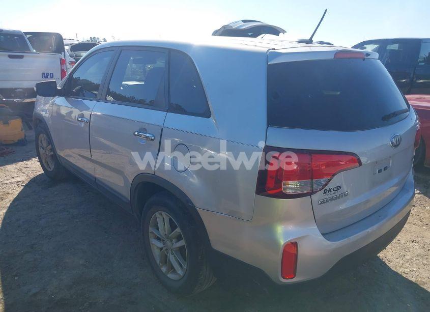 Photo 3 of 2014 Kia Sorento LX (VIN 5XYKT3A62EG456720)