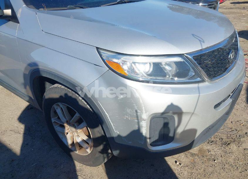 Photo 6 of 2014 Kia Sorento LX (VIN 5XYKT3A62EG456720)