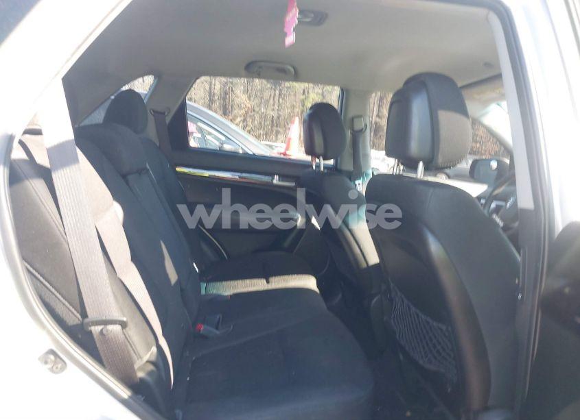 Photo 8 of 2014 Kia Sorento LX (VIN 5XYKT3A62EG456720)