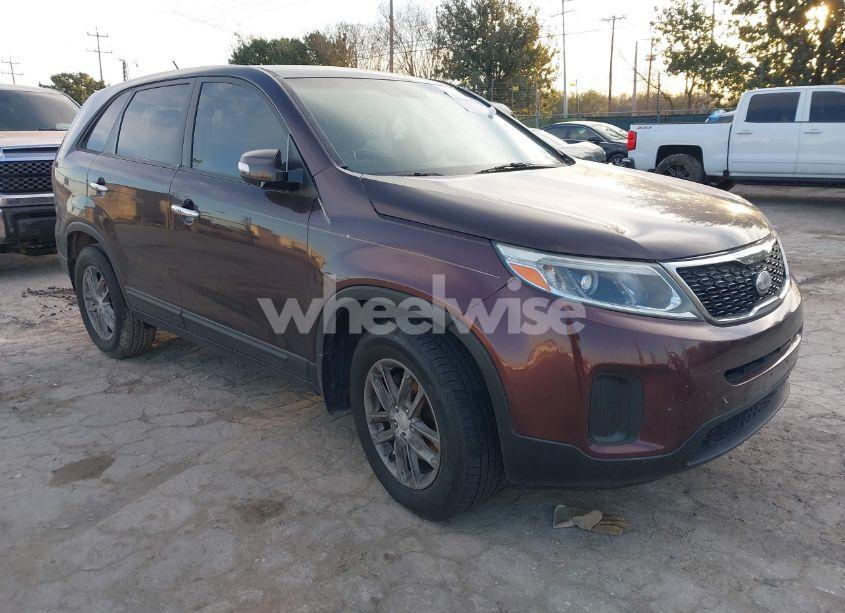 2014 Kia Sorento (VIN 5XYKT3A62EG458581) main photo