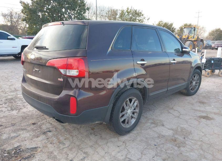 Photo 4 of 2014 Kia Sorento (VIN 5XYKT3A62EG458581)