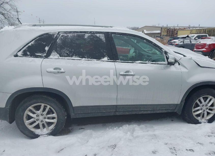 Photo 14 of 2014 Kia Sorento LX (VIN 5XYKT3A62EG471895)