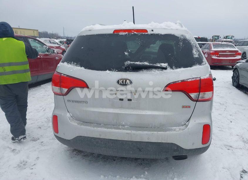 Photo 17 of 2014 Kia Sorento LX (VIN 5XYKT3A62EG471895)